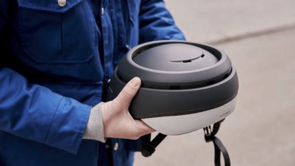 A Buyers Guide To Foldable Bike Helmets Are Collapsible Bike Helmets
